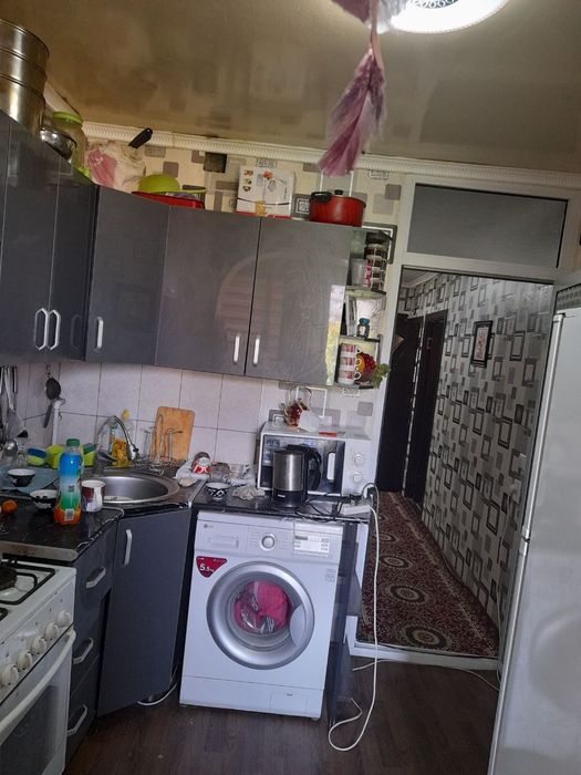 Срочно 3 хонали  квартира сотилади