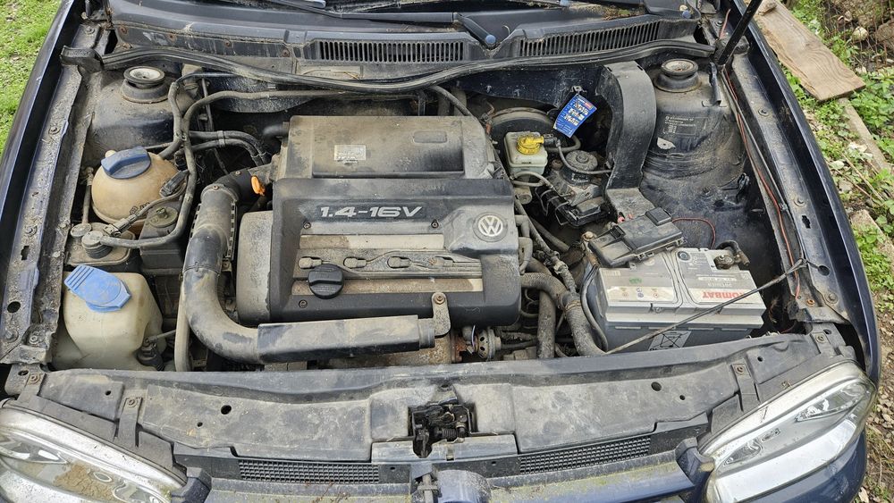 Golf 4  . 14 16v
