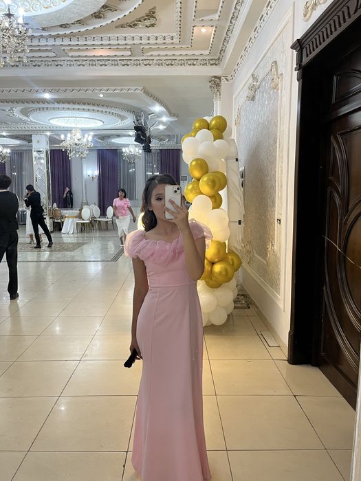 Вечерни платьяяя