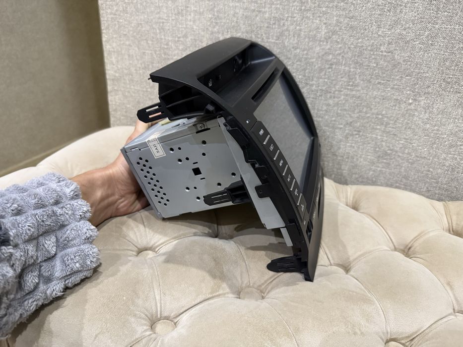 * TOYOTA Land Cruiser 200 штатная магнитола с большим экраном