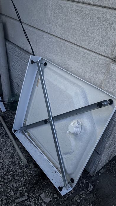 Душевой поддон.