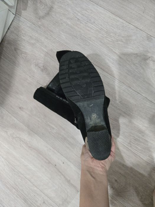 Продам женские сапоги