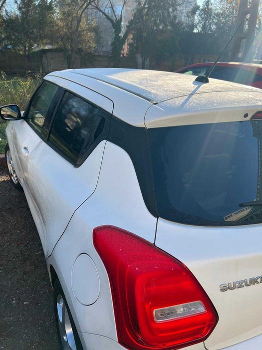 Vand Suzuki Swift Passion 1.2 hibrid 2WD, an 2022, 55000 Km -12500euro