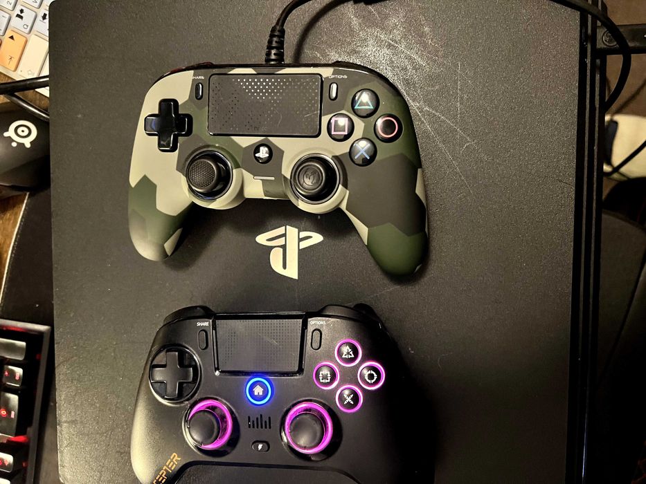 Playstation 4 pro plus 11 jocuri (ps4 pro)