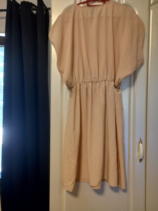 Рокля с паднал ръкав!