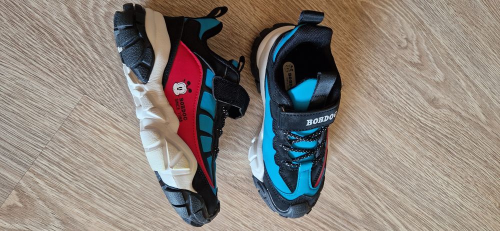 Продам Кроссовки детские новые