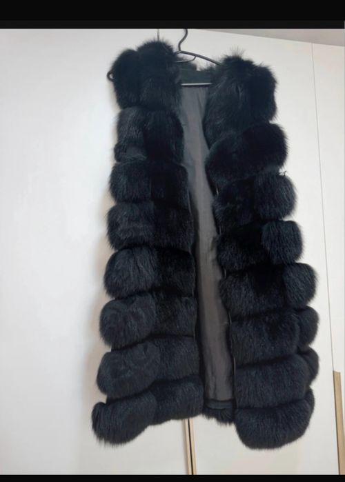 Vesta blana vulpe polara neagra