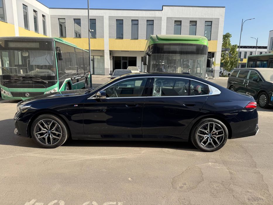 BMW I5 40l night sport 2025