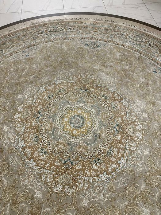 В продаже круглый ковер