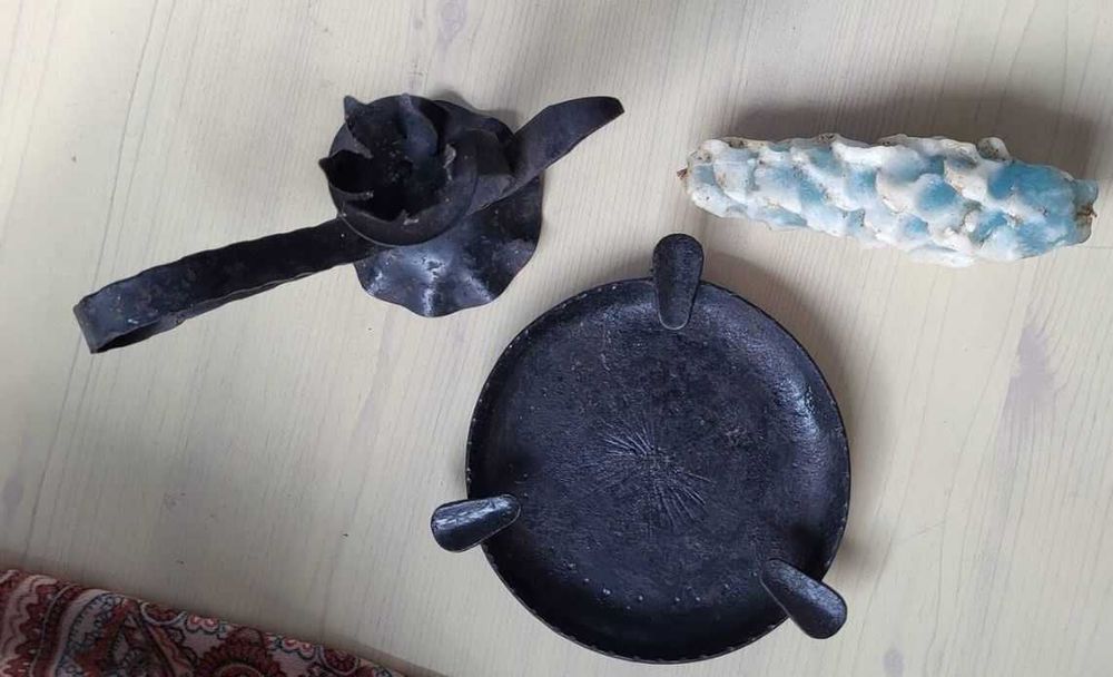 Продавам свещник, пепелник, от  ковано желязо свещ