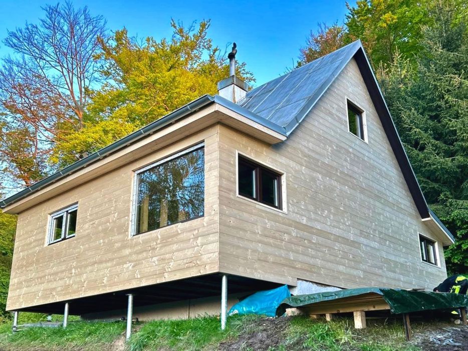 Meșterul Tău pentru Construcții din Lemn și Metal
​Transformăm orice curte într-un spațiu primitor și funcțional, punând accent pe durabilitate și fin