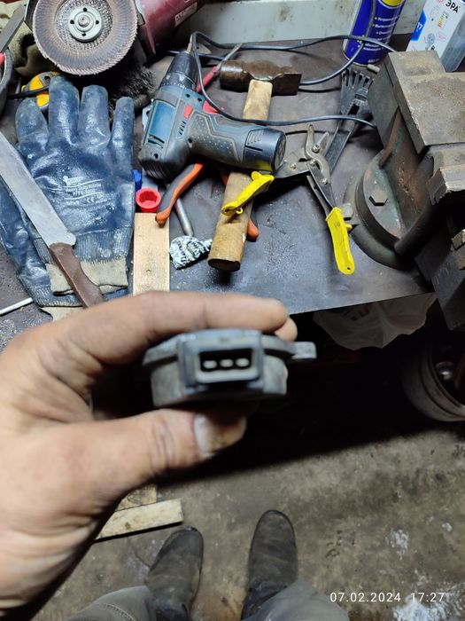 Датчик холла Ауди 100