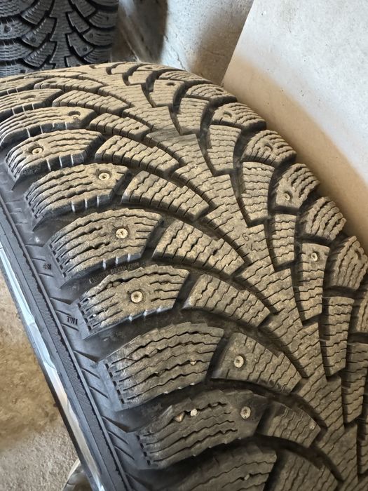 Диски с резиной.