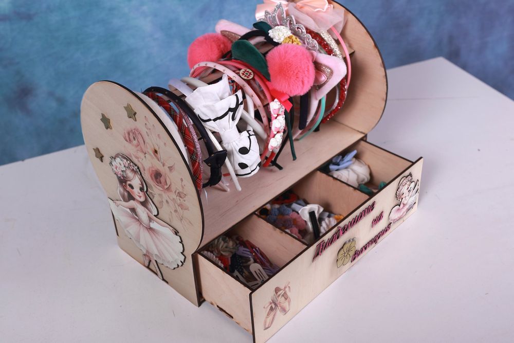 Нов дизайн ! Красива поставка за диадеми