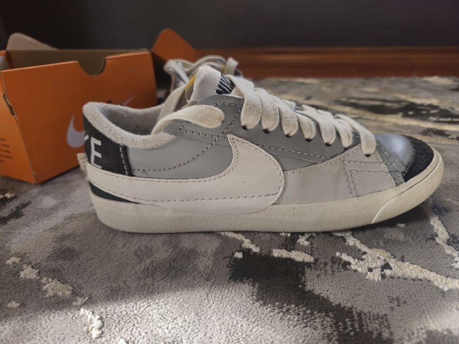 Vând Nike Blazer low '77 Jumbo SE
