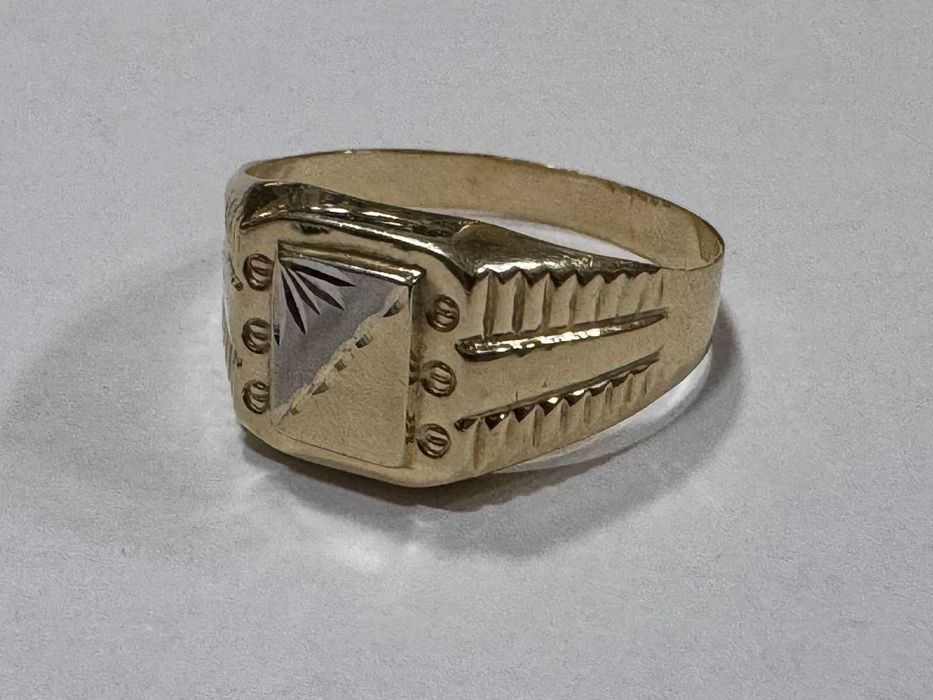 Златен пръстен 14К 585/3,12 гр.