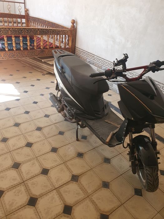 125 cc sukuter yurib turibdi