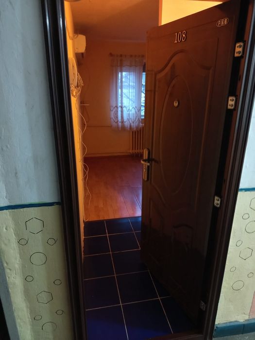 Garsoniera de închiriat