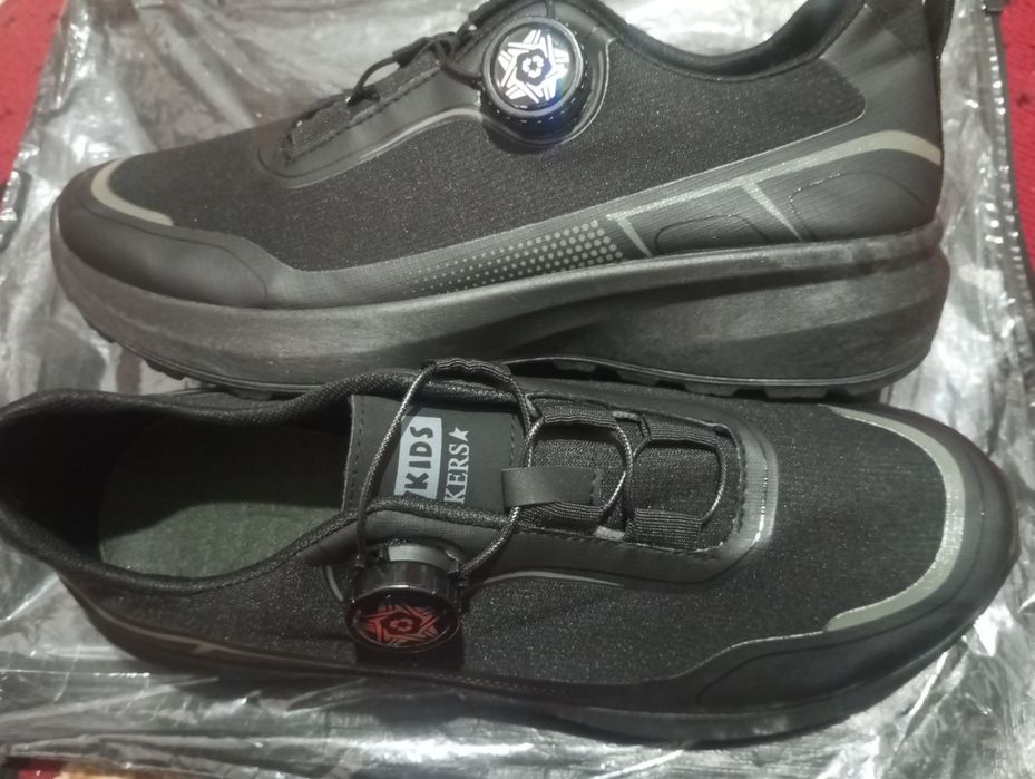 Летний кроссовка 8000