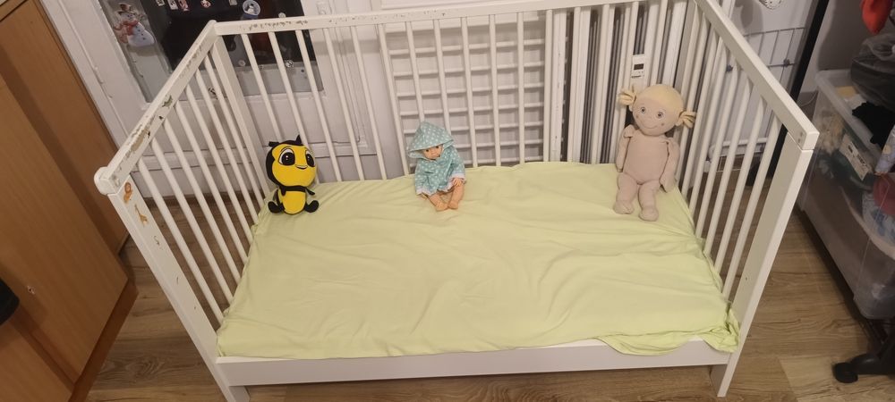 Pat - pătuț Ikeea lemn alb saltea cocos