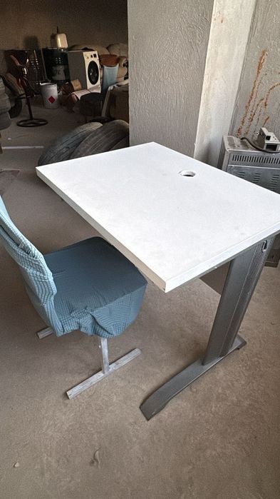 Рабочий стол в отличном состоянии