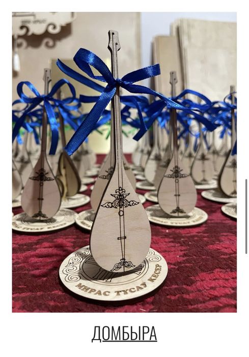 Бойжеткен үйдегі фотоны түсіреді