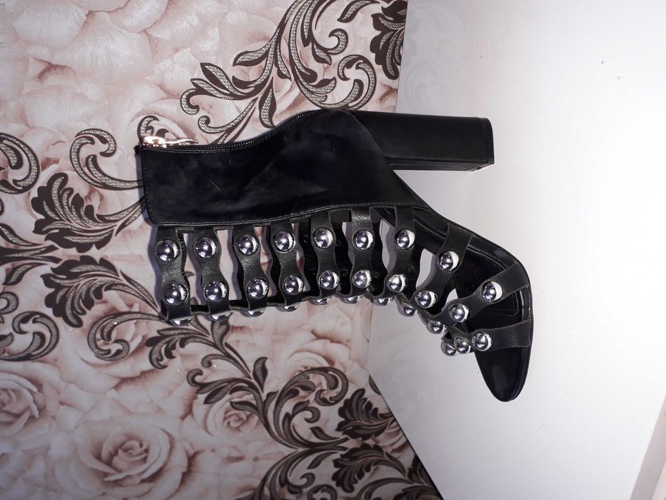 Vand sandale  negre  nr 36