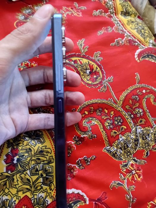 Продам смартфон  vivo  v  100