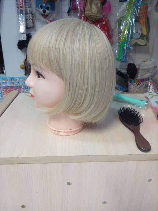 Парик каре пепельный блонд натуральный волос в хорошем состояние