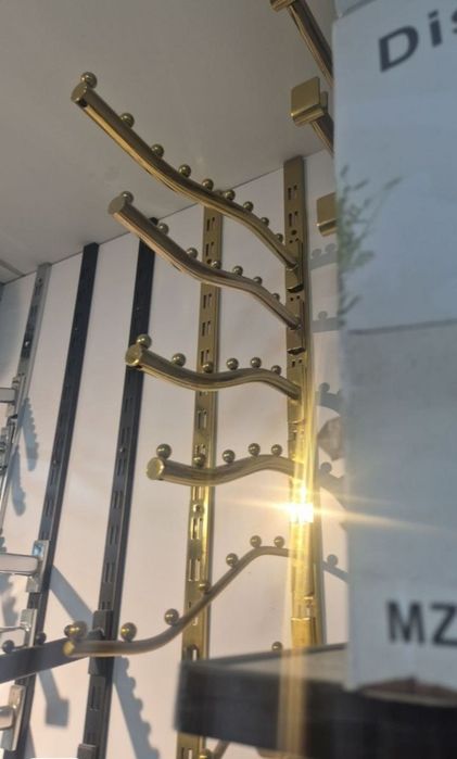 Вещалка рельс на стенный,улгуржи дӯкон ва савдо мажмуалари  учун.