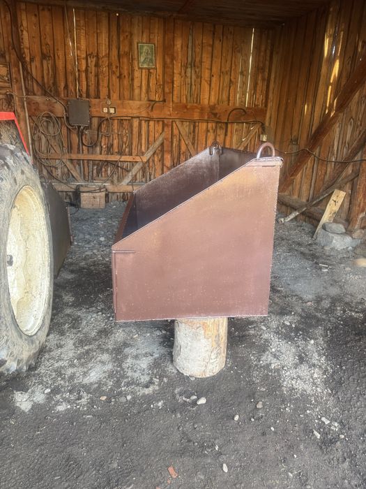 Vand cupa in tiranti