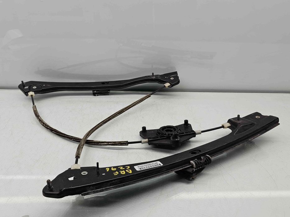 Macara electrica geam dreapta fata Volkswagen Jetta 4 (162,163) [Fabr