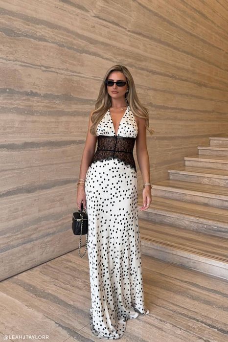 Рокля на точки модел на Meshki