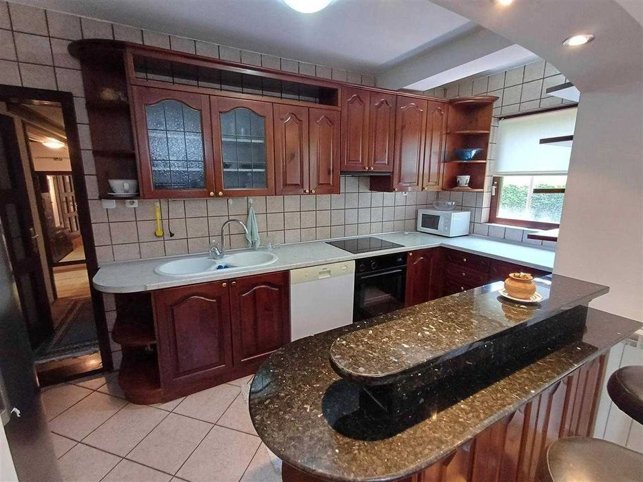 Дава се под наем Двустаен апартамент в Бургас, Братя Миладинови - 63 кв.м за 204 € - Снимка #1