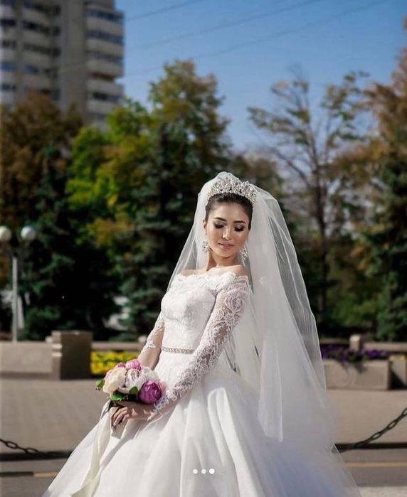 Продам свадебное платье украинского дизайнера.