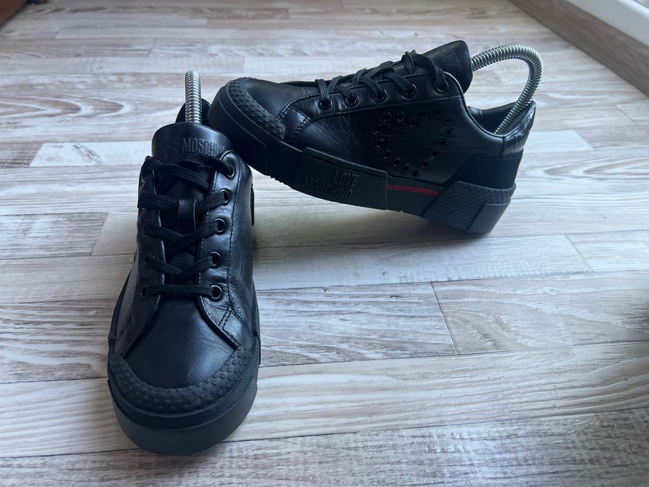 Love Moschino обувки 35 номер