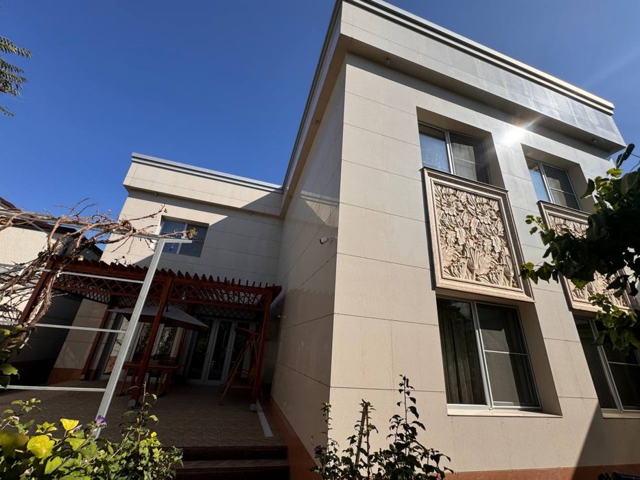 Сдается Срочно Яккасарайский р-н шикарный большой дом