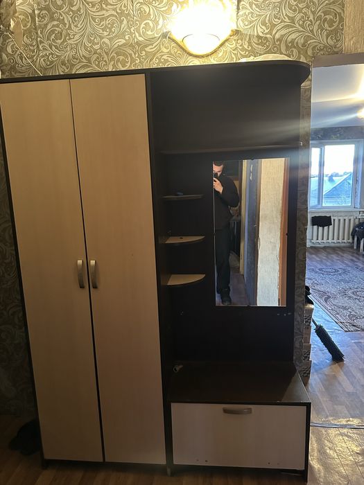Продам шкаф в прихожую