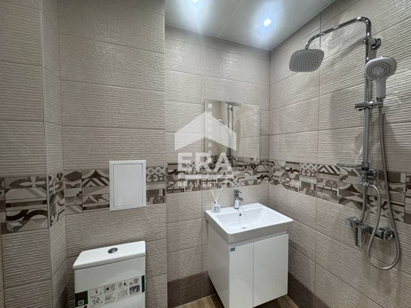 Тристаен (преустроен) апартамент за продажба след основен ремонт, райо