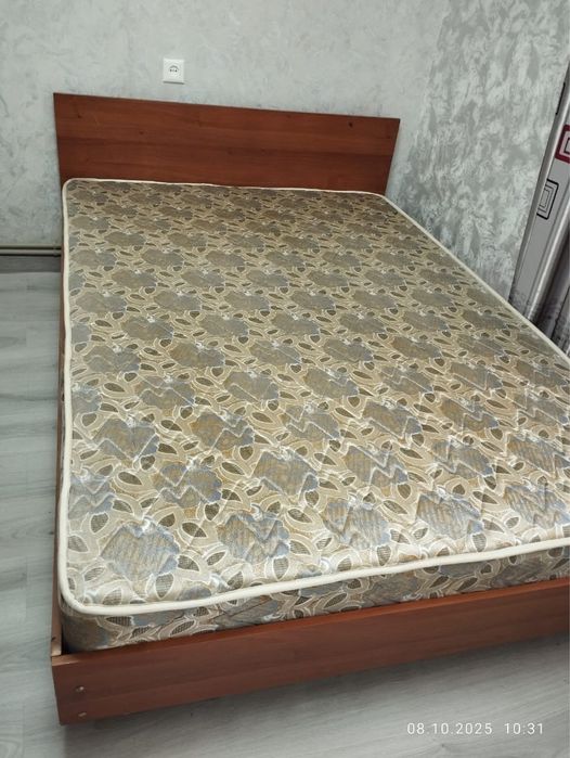 Продам кровать .