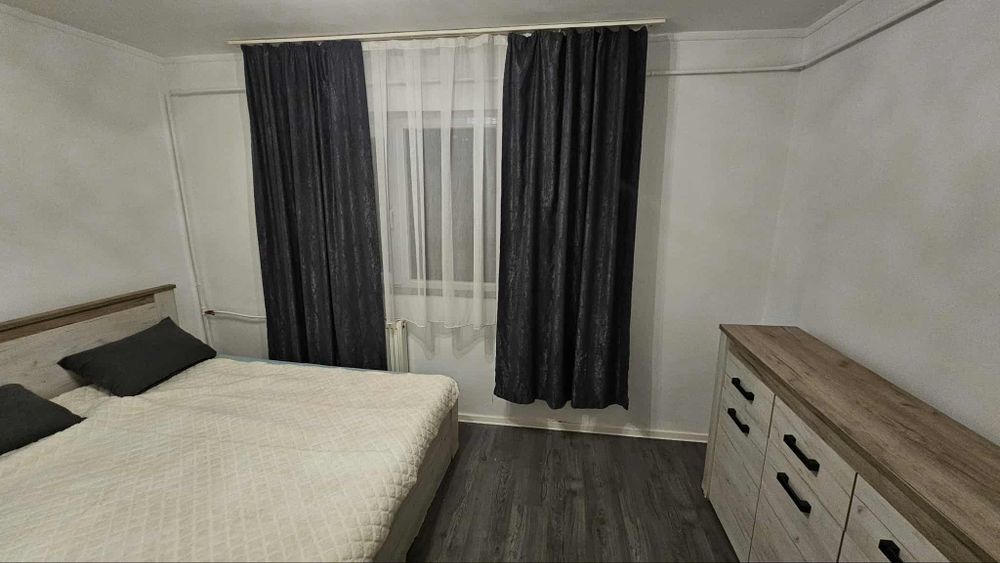 Închiriez apartament în Rogerius