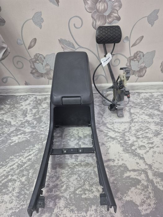 Подлокотник Мерседес W210