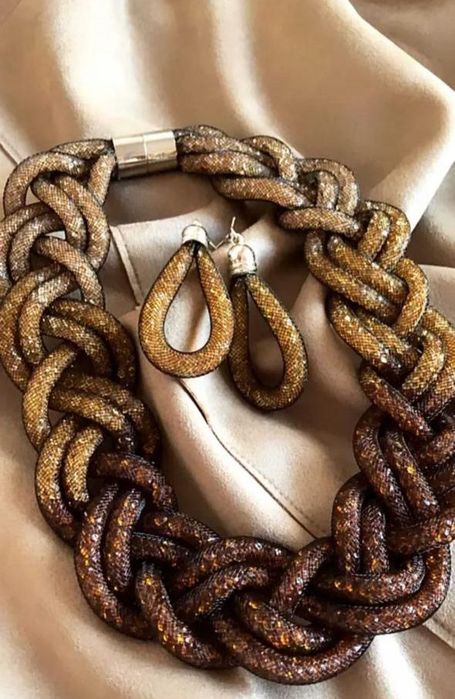 Продам платья вечерние