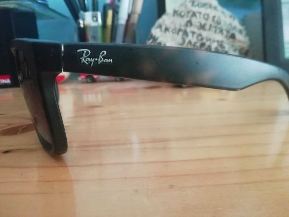 Продавам два чифта слънчеви очла Ray Ban за 130 лева