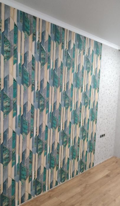 Поклейка обоев и галтелей