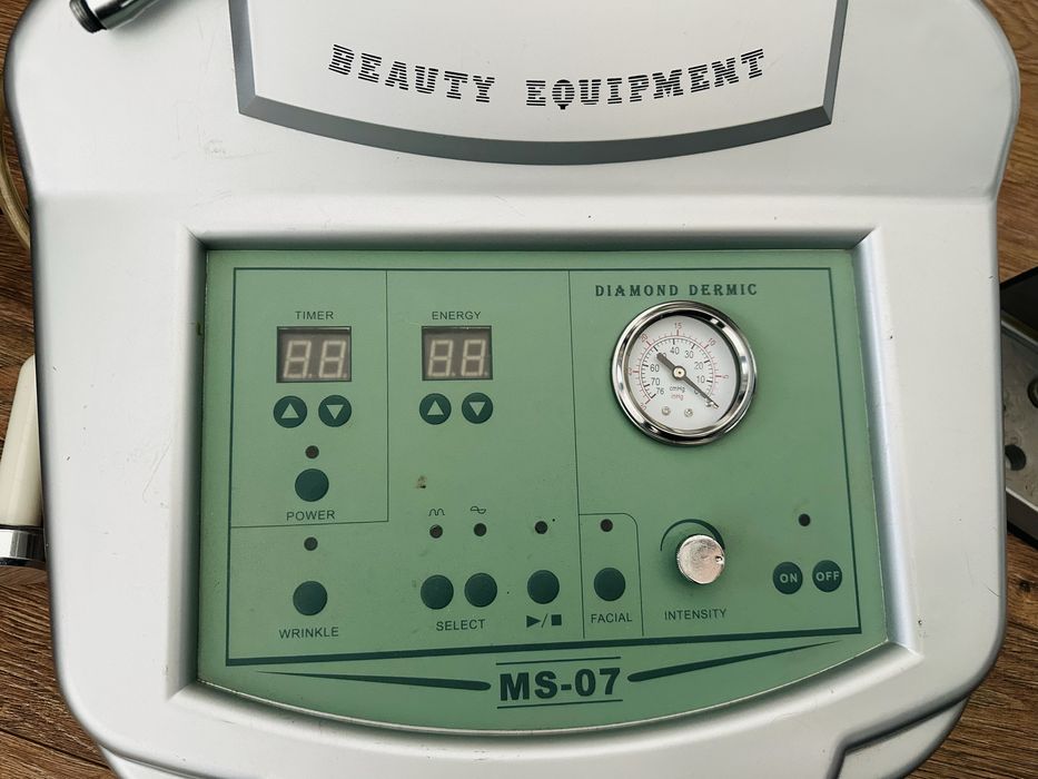 Професионален козметичен апарат MS-07 – микродермабразио + ултразвук + термо терапия