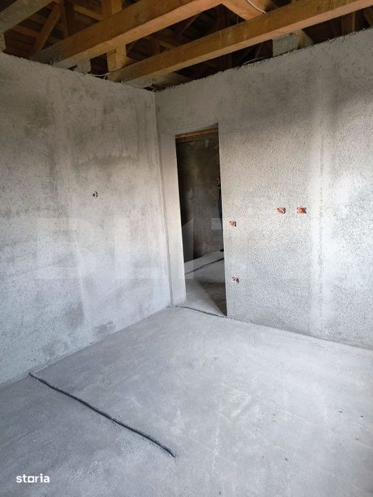 Casa  spatioasa  de vinzare,ideala pentru confort si liniste