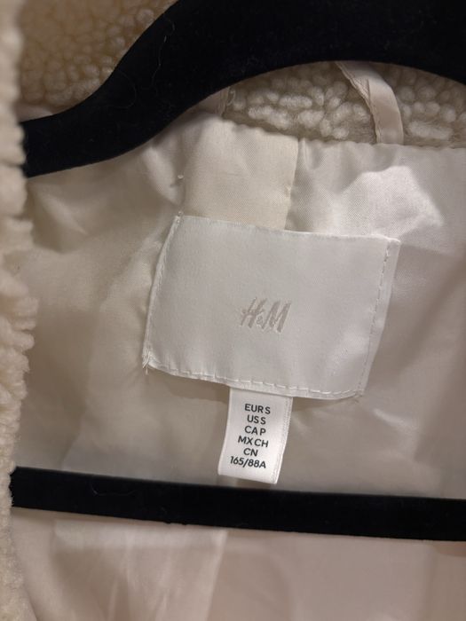 Пухено бежово яке H&M