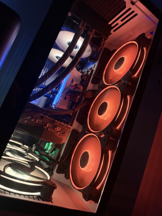 Setup gaming, RTX 3070 Ti, monitor 360hz, scaun gaming, periferice.