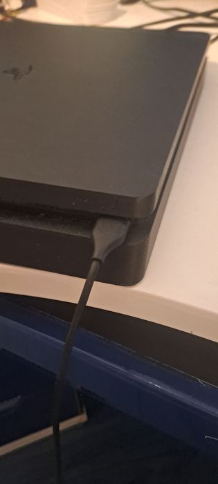 Ps 4 +2 manete+ 5jocuri